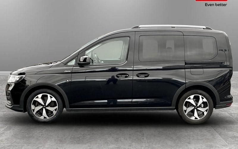 Used Ford Tourneo Active 122 HP (89 kW) 2024 Estate