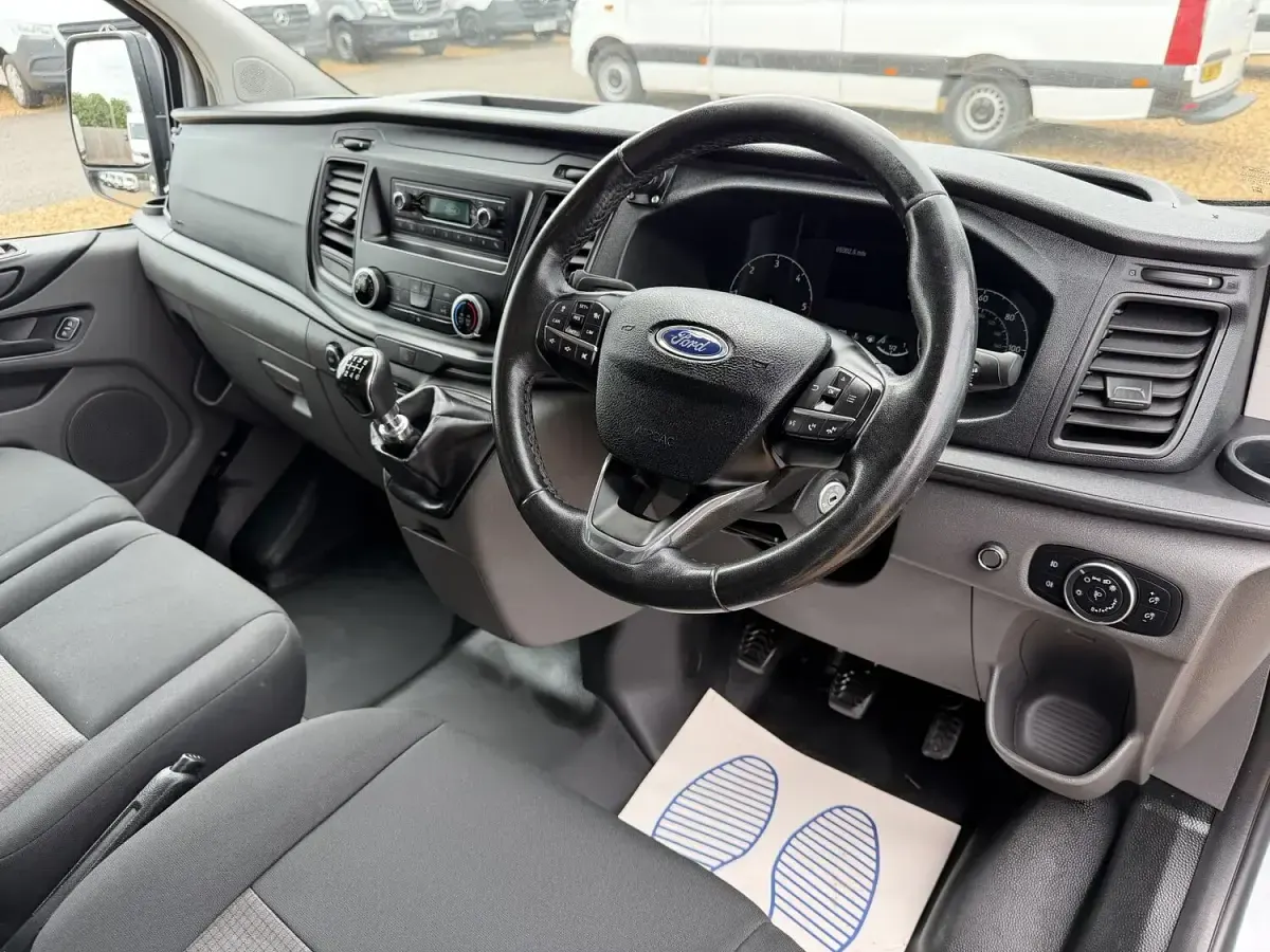 Used Ford Transit Custom 130 HP (95 kW) 2019 White Van