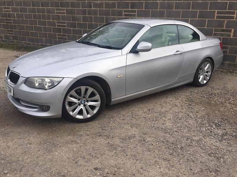 Used BMW 320 Cabriolet 184 HP (135 kW) 2011 Silver Cabriolet