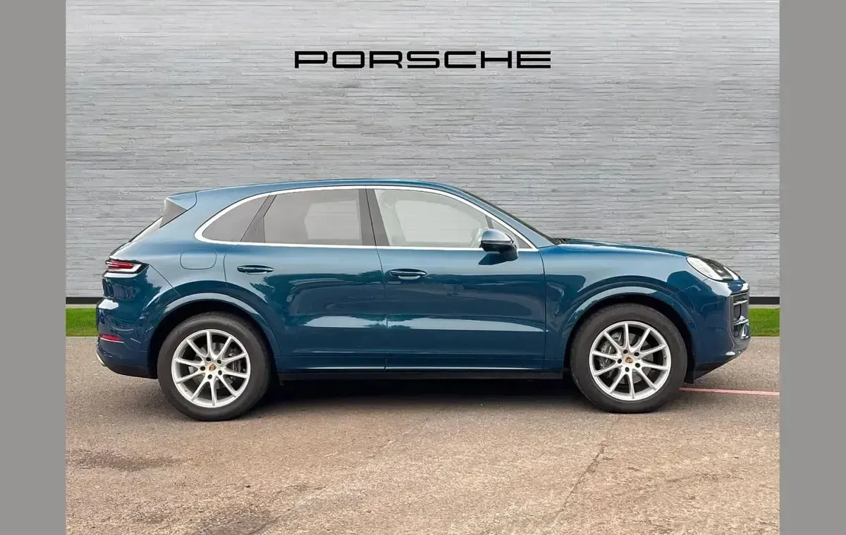 Used Porsche Cayenne 353 HP (259 kW) 2024 Blue SUV