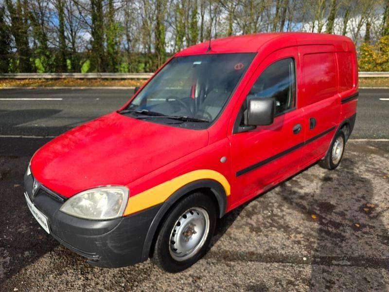 Used Vauxhall Combo 75 HP (55 kW) 2011 Red MPV
