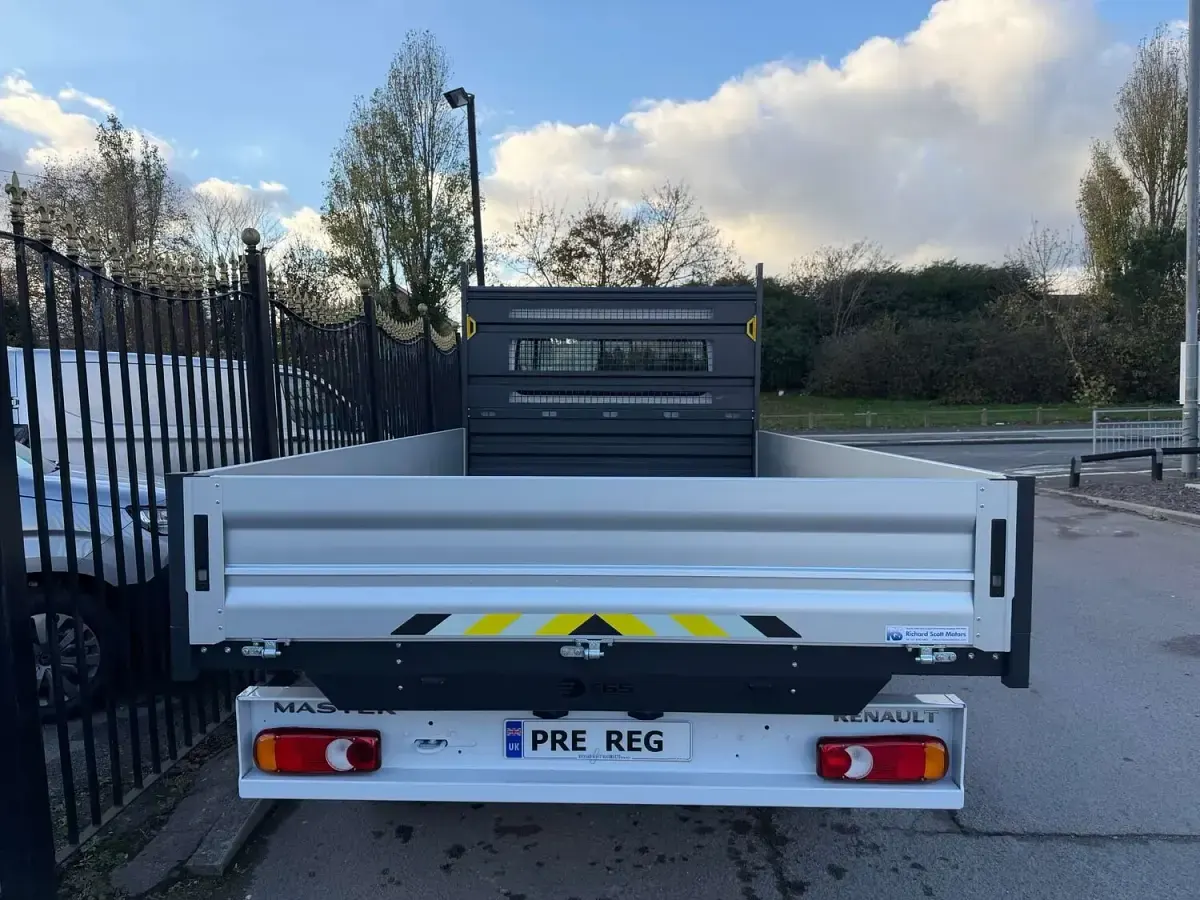 New Renault Master 150 HP (110 kW) 2025 White MPV
