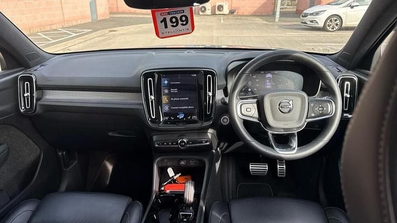 Used Volvo XC40 R-Design Pro 161 HP (118 kW) 2022 Blue SUV