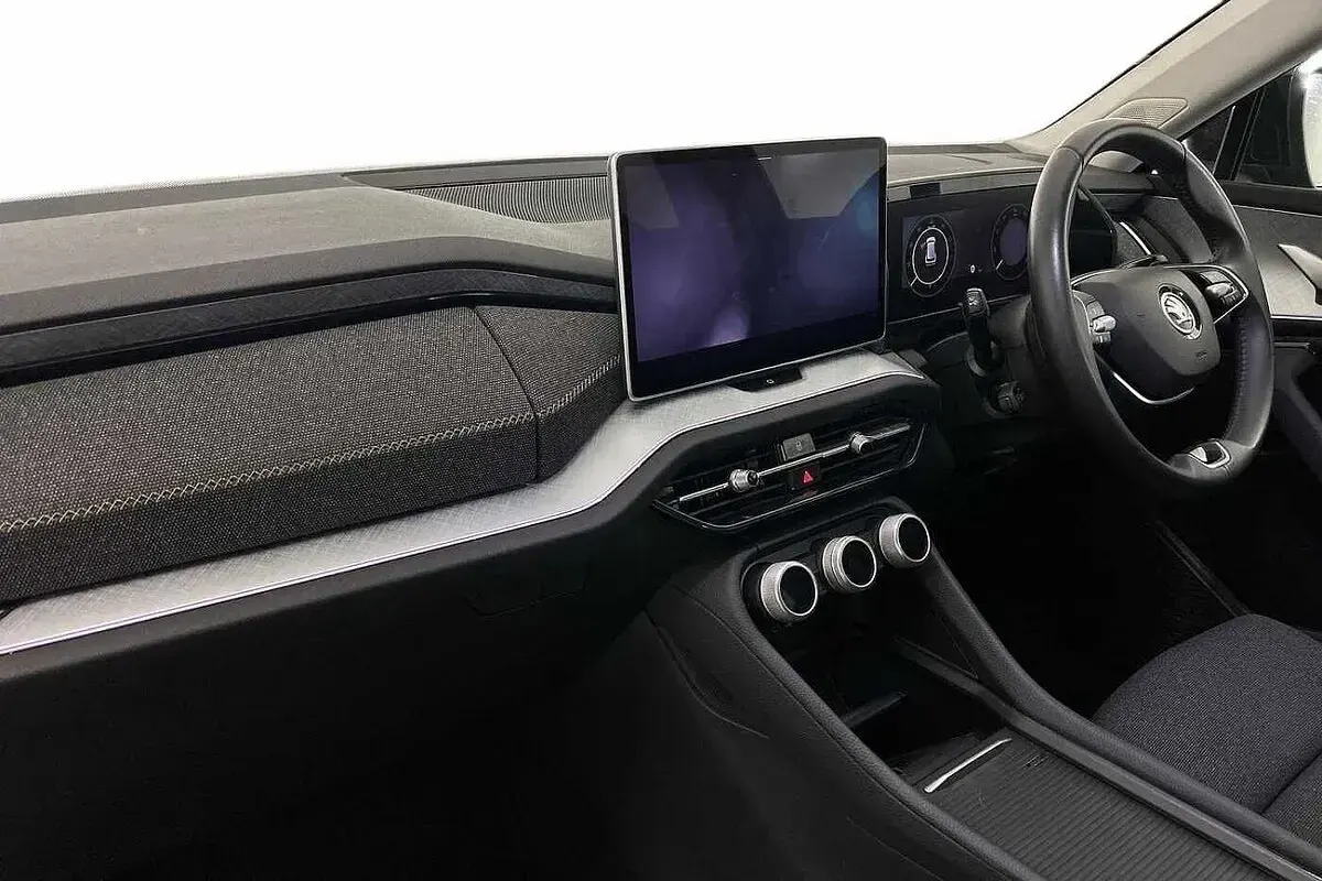 Used Skoda Kodiaq SE 150 HP (110 kW) 2024 Black magic pearl effect SUV