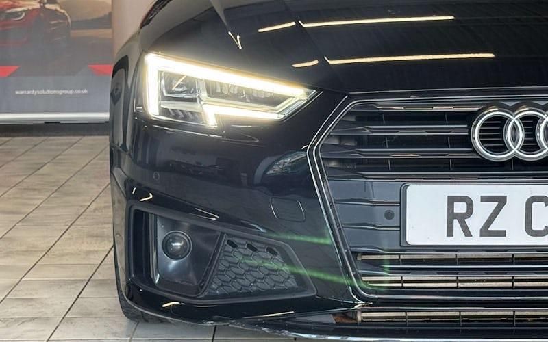 Gebraucht Audi A4 Black Edition 150 PS (110 kW) 2019 Schwarz Limousine