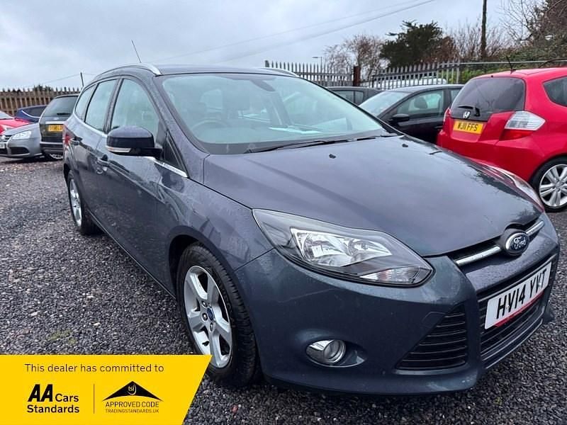 Used Ford Focus Zetec 125 HP (91 kW) 2014 Grey Estate