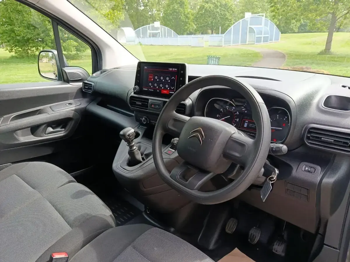 Used Citroën Berlingo 99 HP (72 kW) 2023 Grey MPV