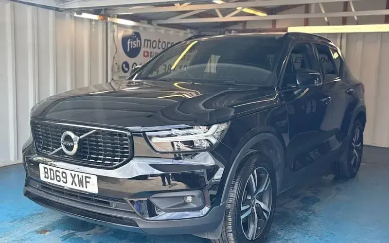 Used Volvo XC40 R-Design 163 HP (119 kW) 2019 SUV