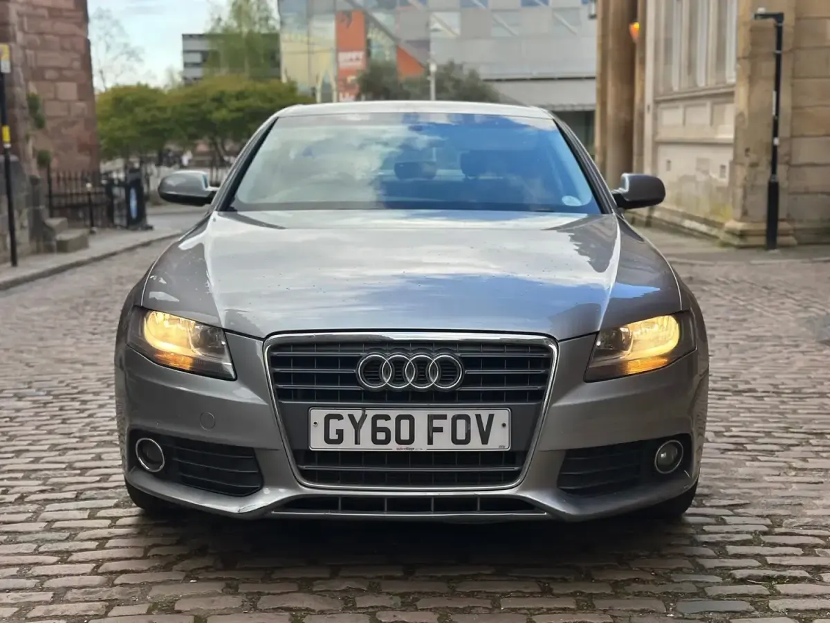 Gebraucht Audi A4 143 PS (105 kW) 2010 Grau Limousine