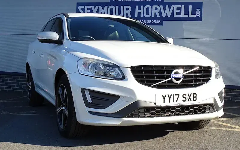 Used Volvo XC60 R-Design 190 HP (139 kW) 2017 SUV