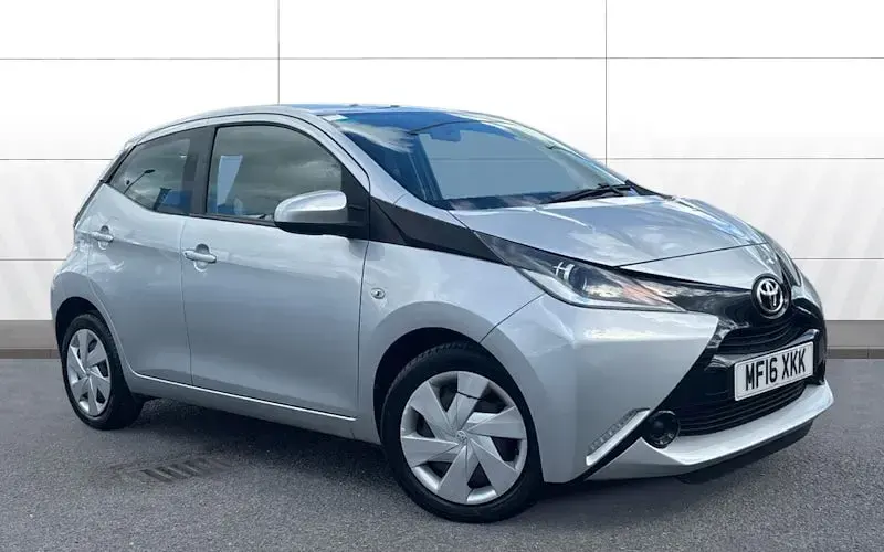 Used Toyota Aygo X-play 69 HP (50 kW) 2018 Hatchback