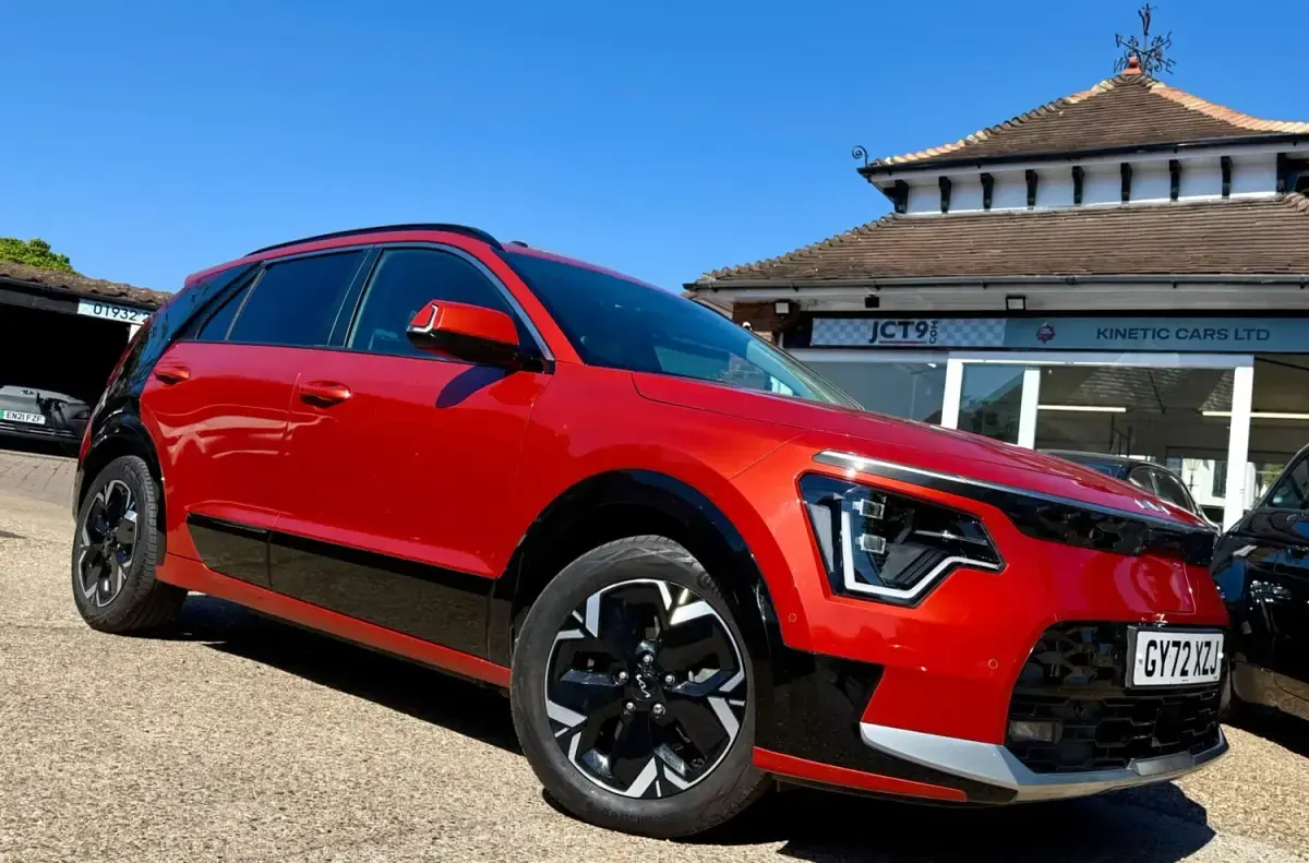 Begagnad Kia e-Niro 150 kW (204 HK) 2022 Orange SUV