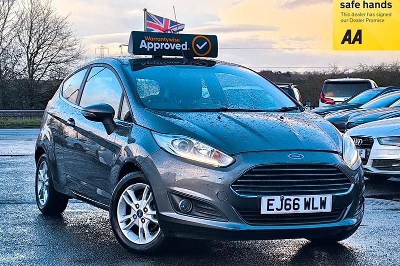 Used Ford Fiesta Zetec 82 HP (60 kW) 2016 Hatchback