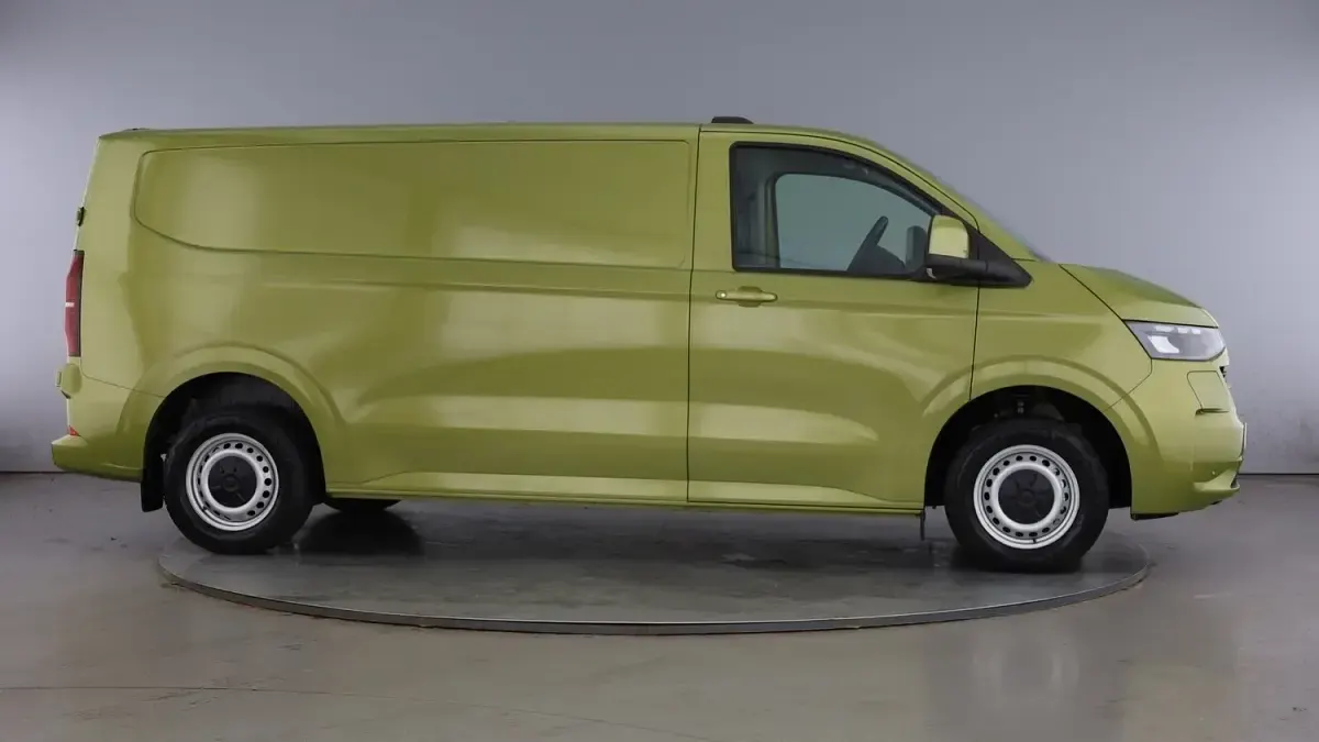 Used VW T7 100 kW (136 HP) 2026 Green Van