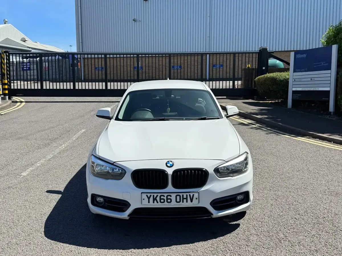 Used BMW 116 Efficient Dynamics 2016 White Hatchback
