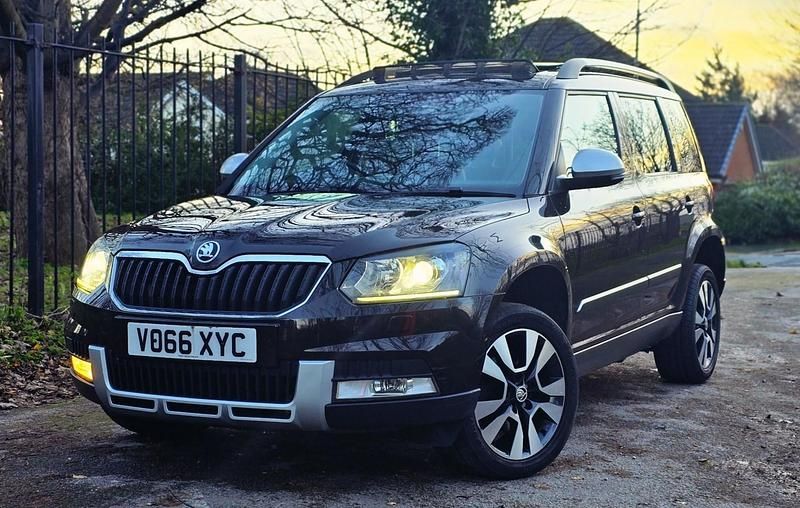 Used Skoda Yeti 150 HP (110 kW) 2016 Brown SUV