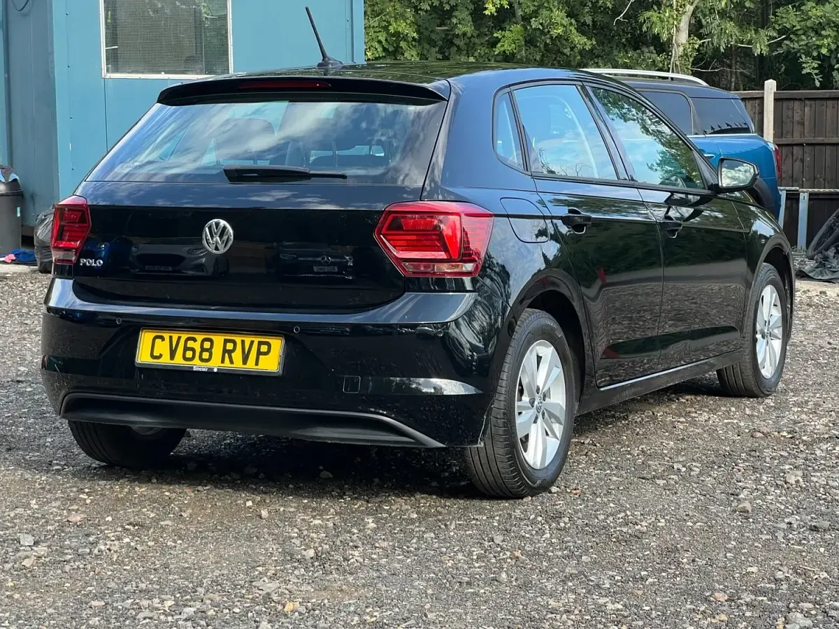 Used VW Polo SE 93 HP (68 kW) 2018 Black Hatchback