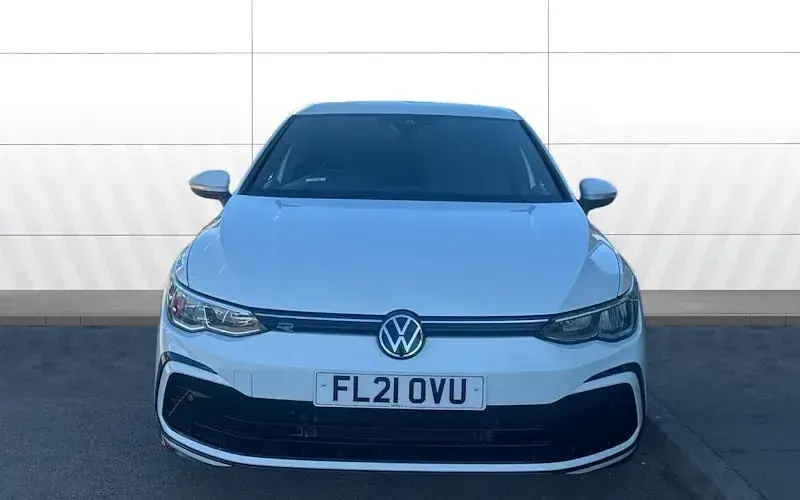 Used VW Golf VIII R-line 131 HP (96 kW) 2024 Hatchback