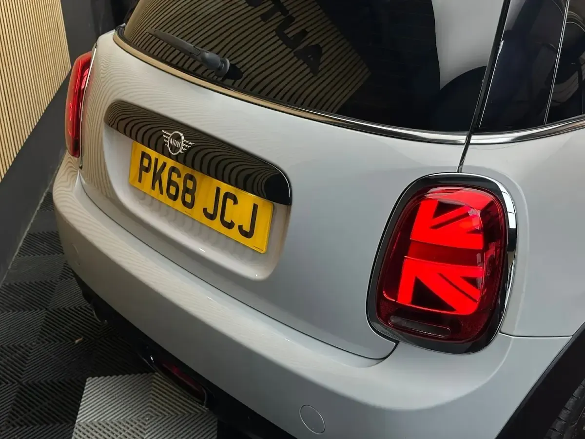 Used Mini Cooper Hatch 136 HP (100 kW) 2018 Silver Hatchback