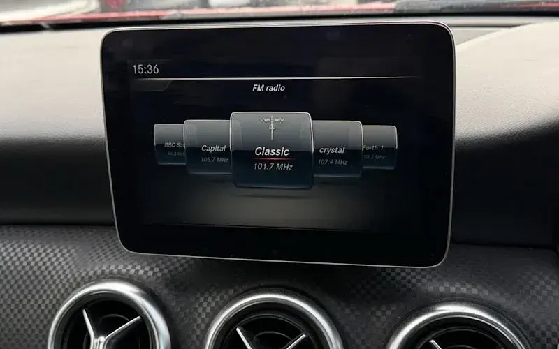 Used Mercedes A180 Executive 109 HP (80 kW) 2017 Red Hatchback