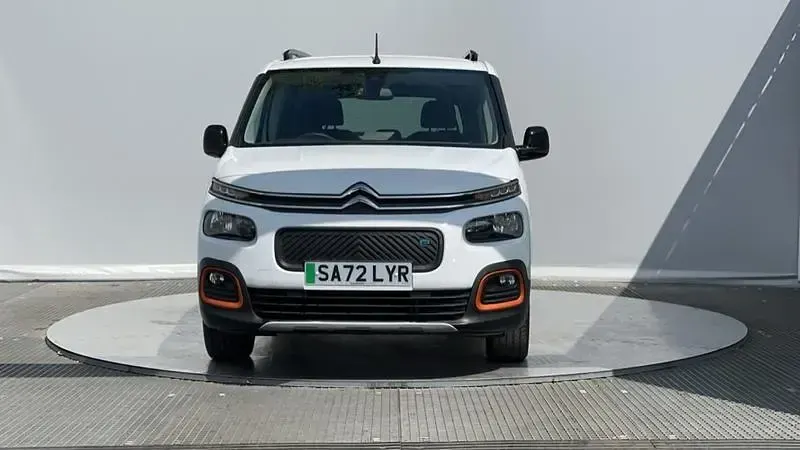 Used Citroën e-Berlingo XTR 100 kW (136 HP) 2022 White MPV