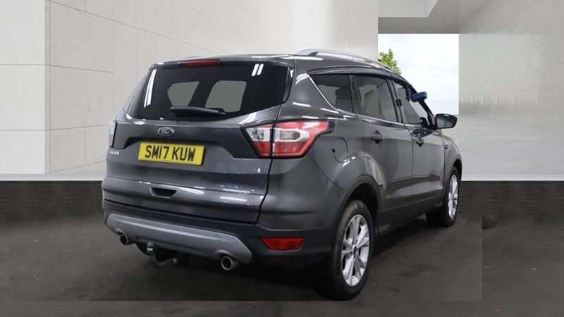 Used Ford Kuga Titanium 150 HP (110 kW) 2017 Grey SUV