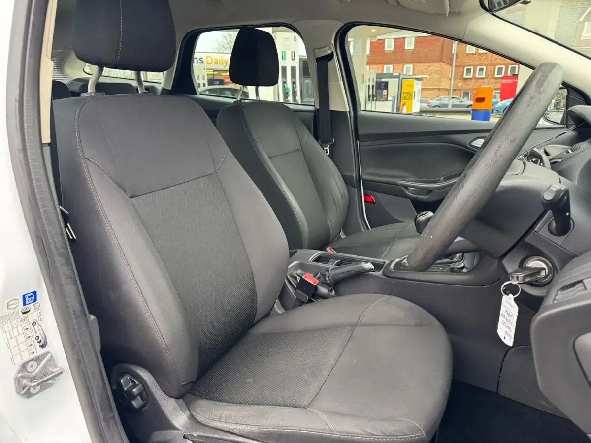 Used Ford Focus Style 115 HP (84 kW) 2015 White Estate
