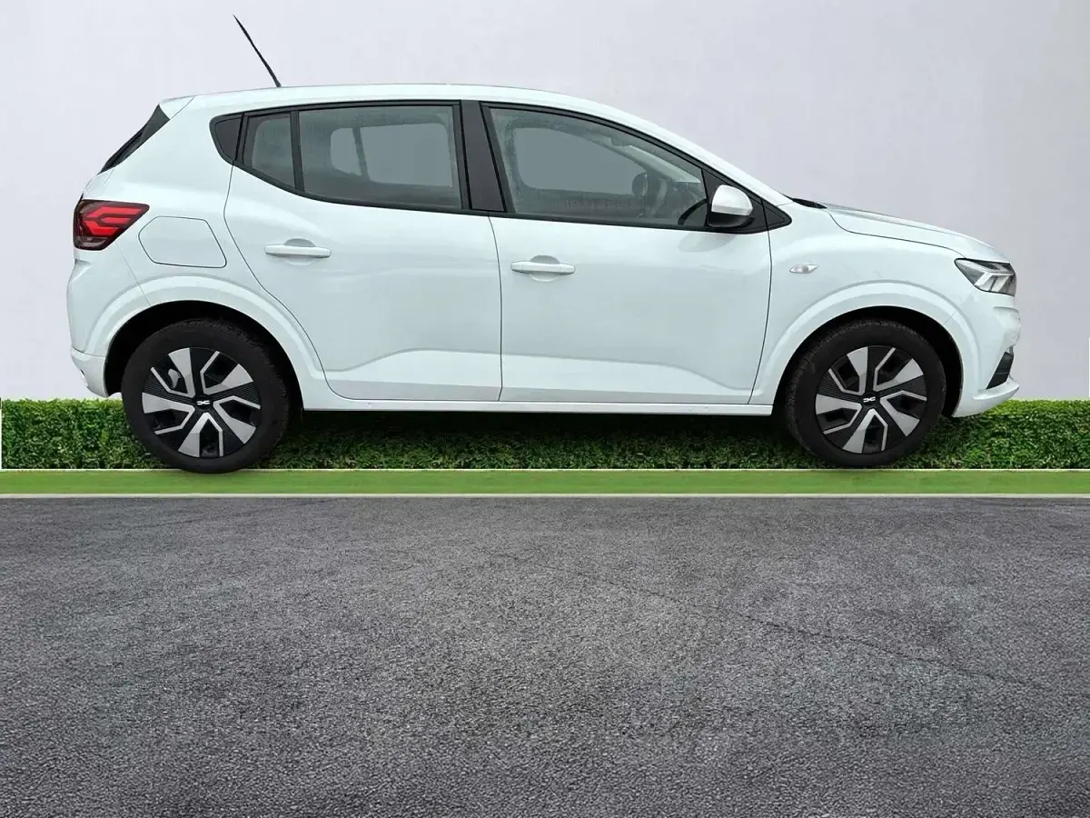 Used Dacia Sandero Expression 2024 White Hatchback
