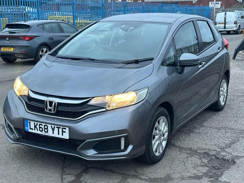 Used Honda Jazz SE 102 HP (75 kW) 2019 Grey Hatchback