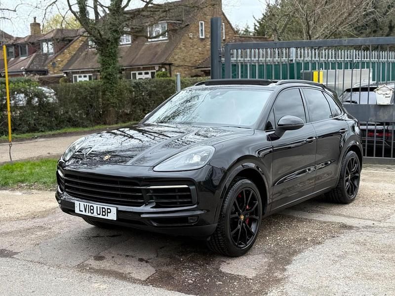 Used Porsche Cayenne 440 HP (323 kW) 2018 Black SUV