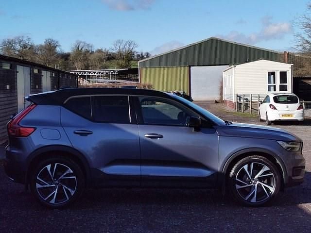 Used Volvo XC40 R-Design 150 HP (110 kW) 2019 SUV