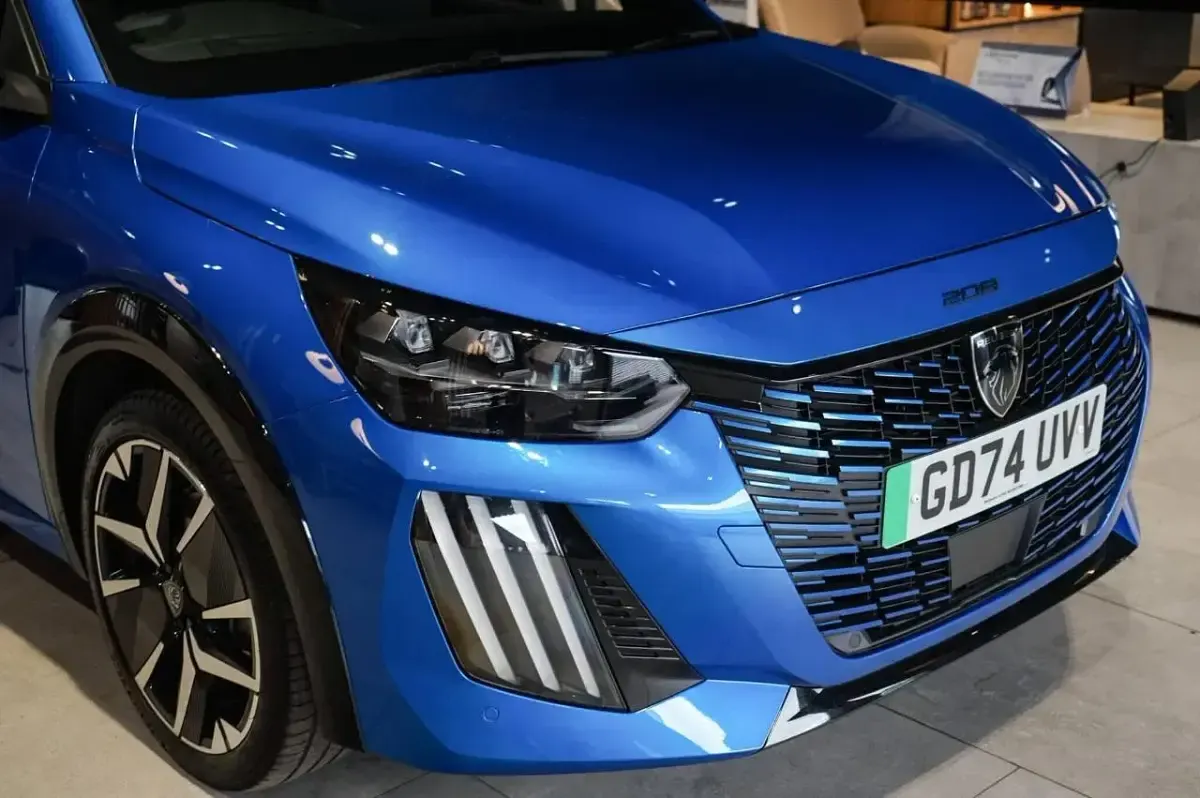 Used Peugeot e-208 GT 114 kW (156 HP) 2025 Blue Hatchback