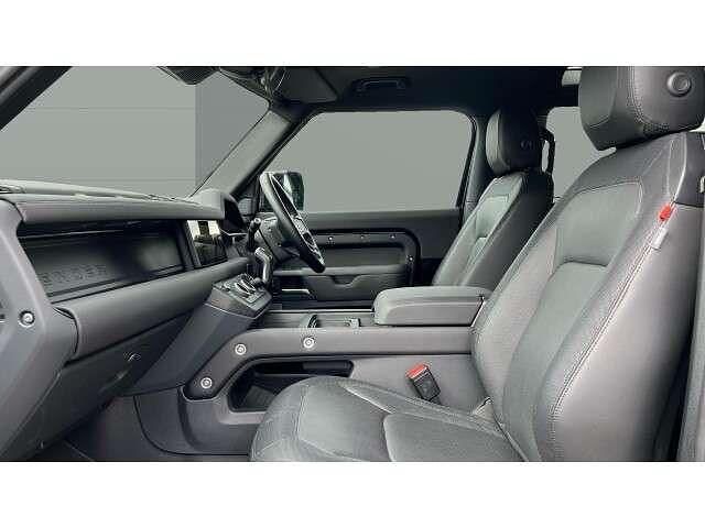 Używany Land Rover Defender SE Dynamic 300 KM (220 kW) 2023 Czarny SUV