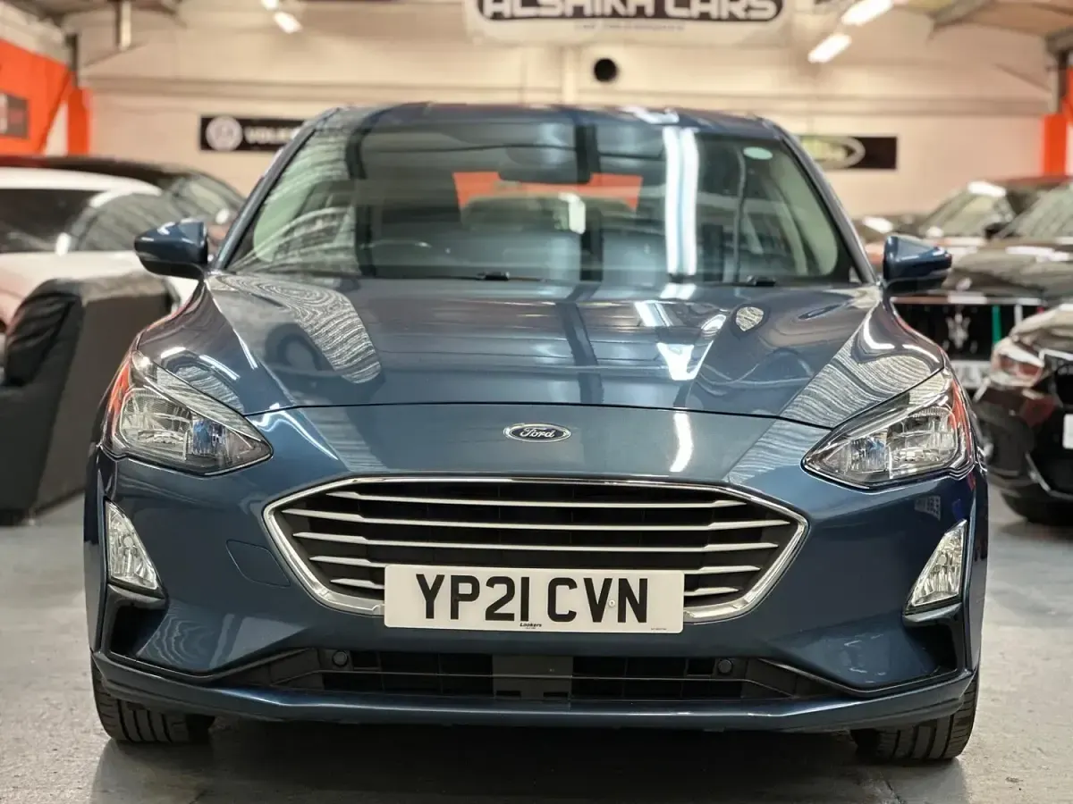 Used Ford Focus Zetec 120 HP (88 kW) 2021 Blue Hatchback