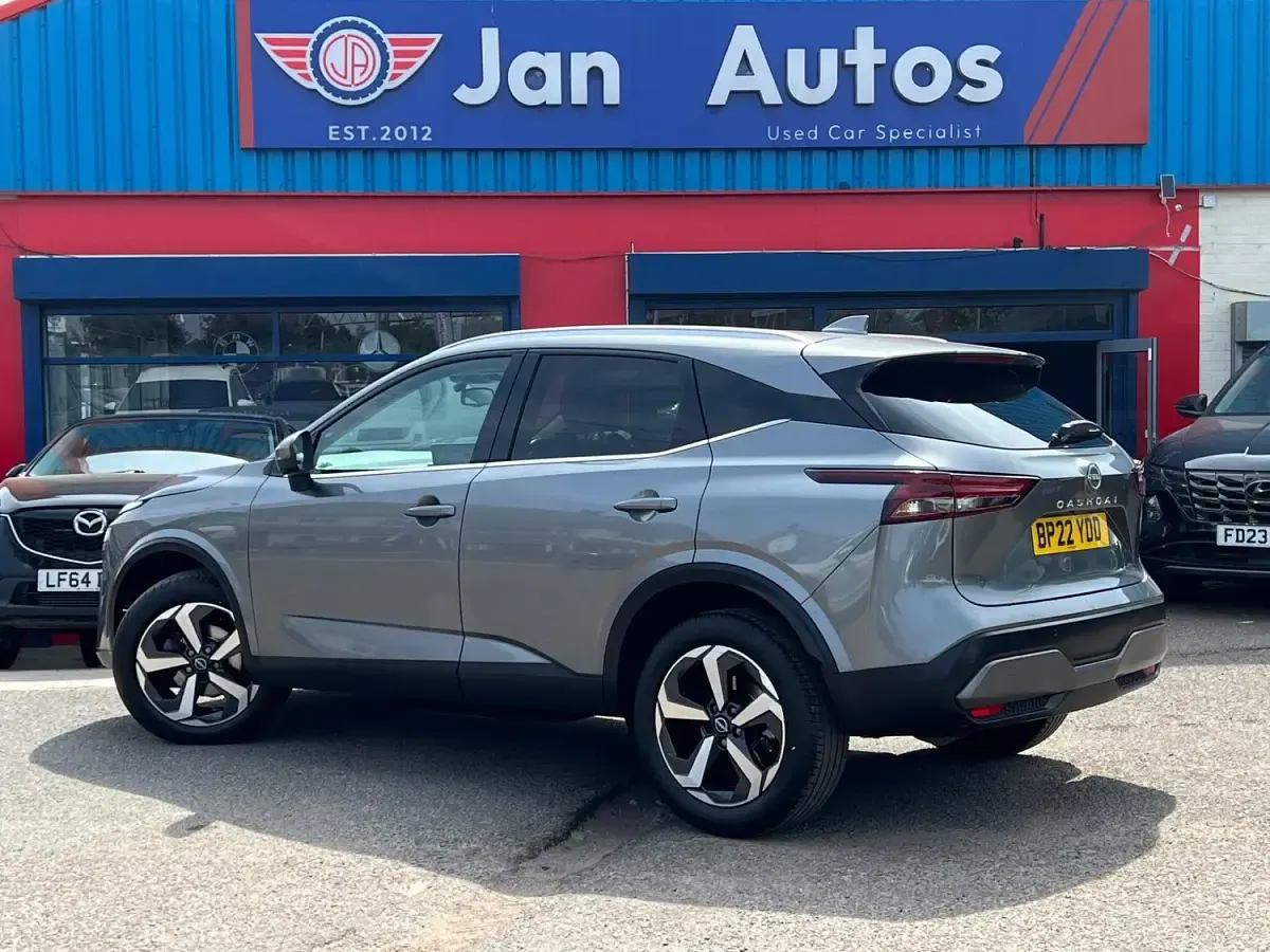 Used Nissan Qashqai N-Connecta 158 HP (116 kW) 2022 Grey SUV