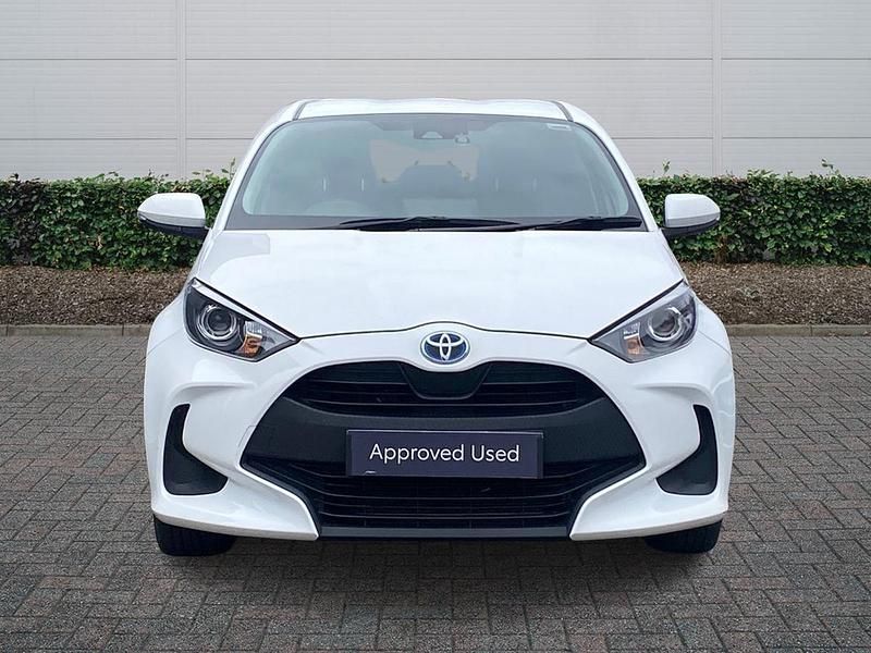 Used Toyota Yaris Hybrid 2023 White Hatchback