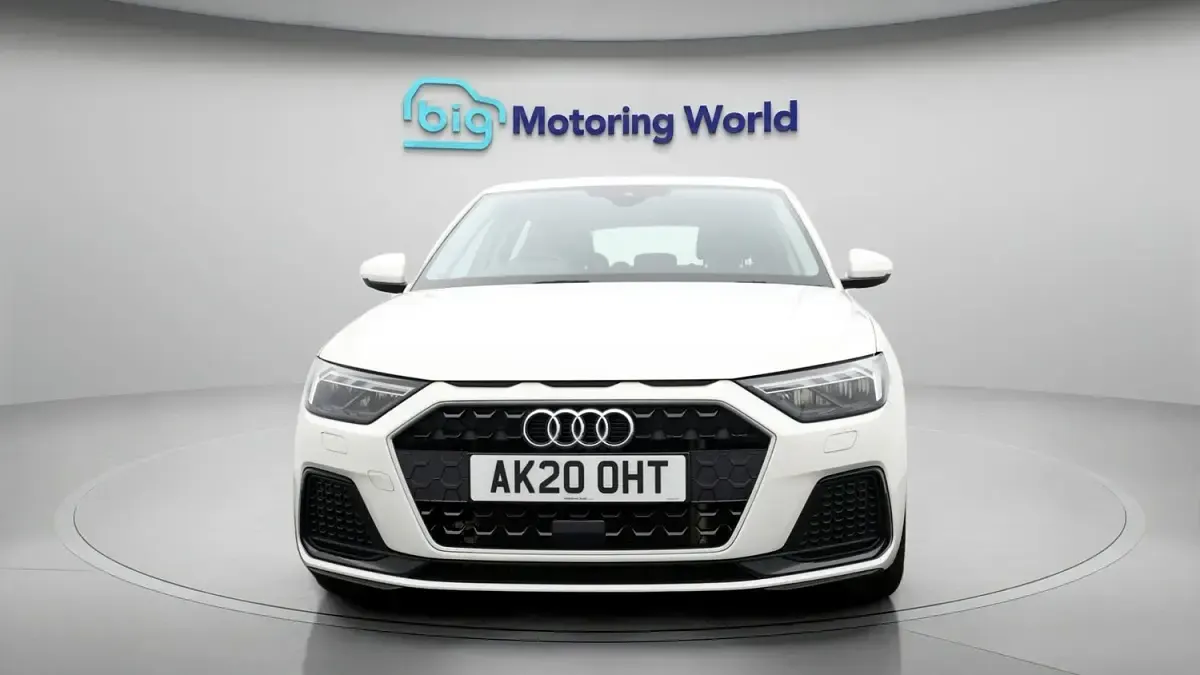 Used Audi A1 Sportback Sport 114 HP (83 kW) 2020 White Hatchback