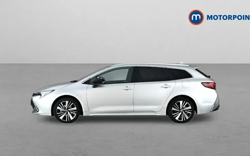 Used Toyota Corolla Design 140 HP (102 kW) 2025 Silver Estate