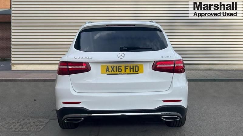 Used Mercedes GLC250 AMG line 204 HP (150 kW) 2016 White
