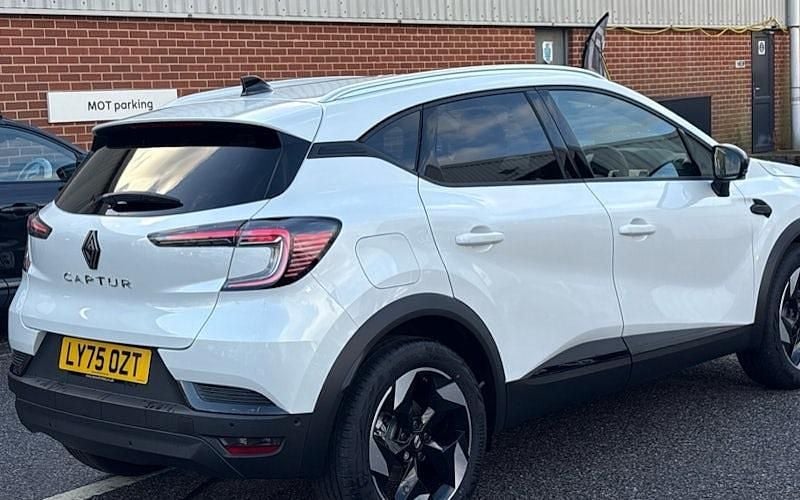 New Renault Captur Techno 91 HP (66 kW) 2025 Metallic  arctic white  SUV