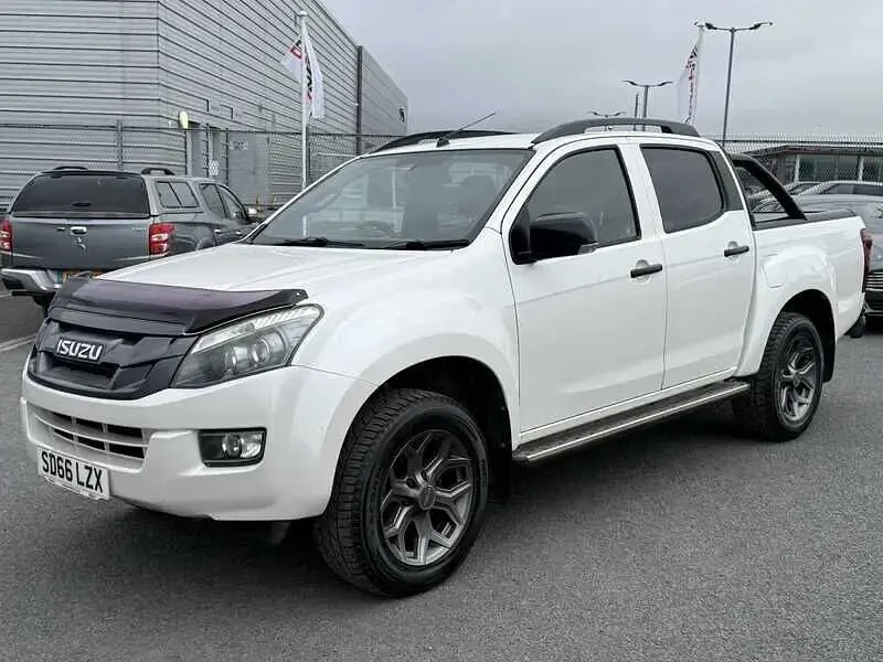 Used Isuzu D-Max 161 HP (118 kW) 2016 White Pickup