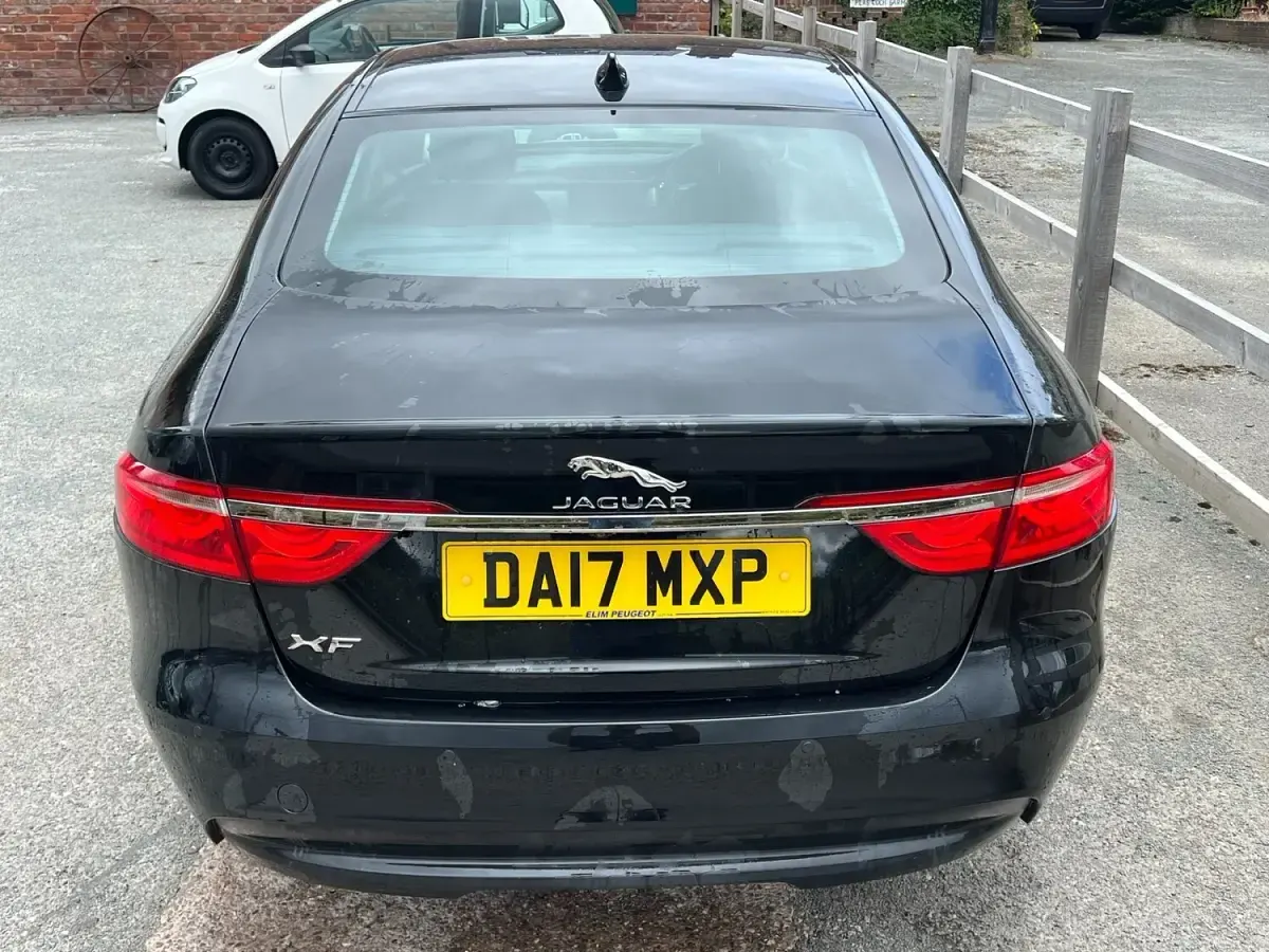 Used Jaguar XF Prestige 163 HP (119 kW) 2017 Black Sedan