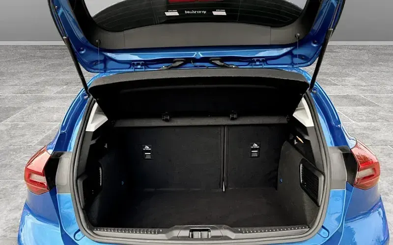 Used Ford Focus Titanium 125 HP (91 kW) 2024 Blue Hatchback