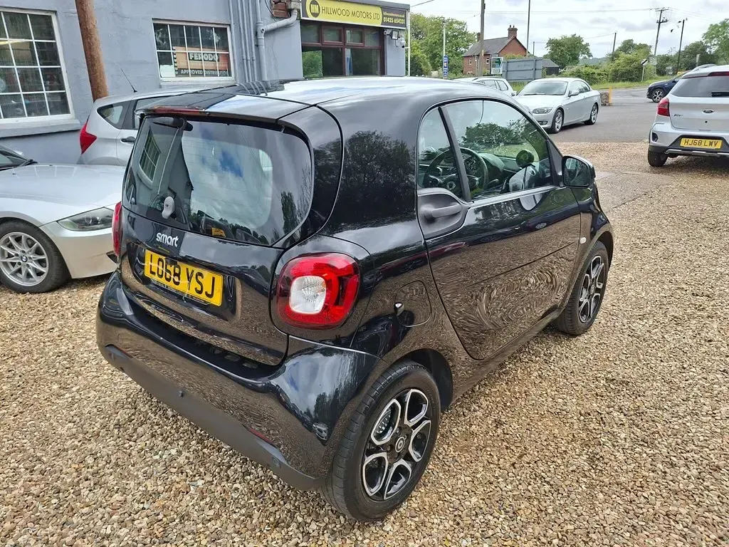 Used Smart ForTwo Coupé Premium 90 HP (66 kW) 2018 Black Coupe