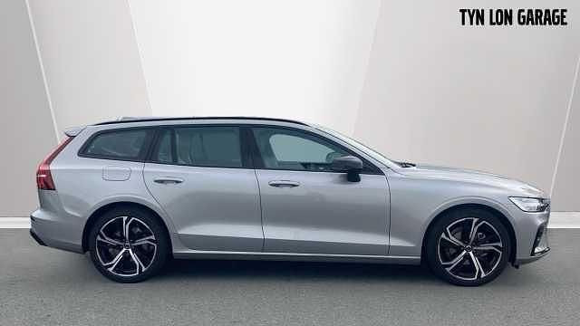 Used Volvo V60 Plus 194 HP (142 kW) 2025 Estate