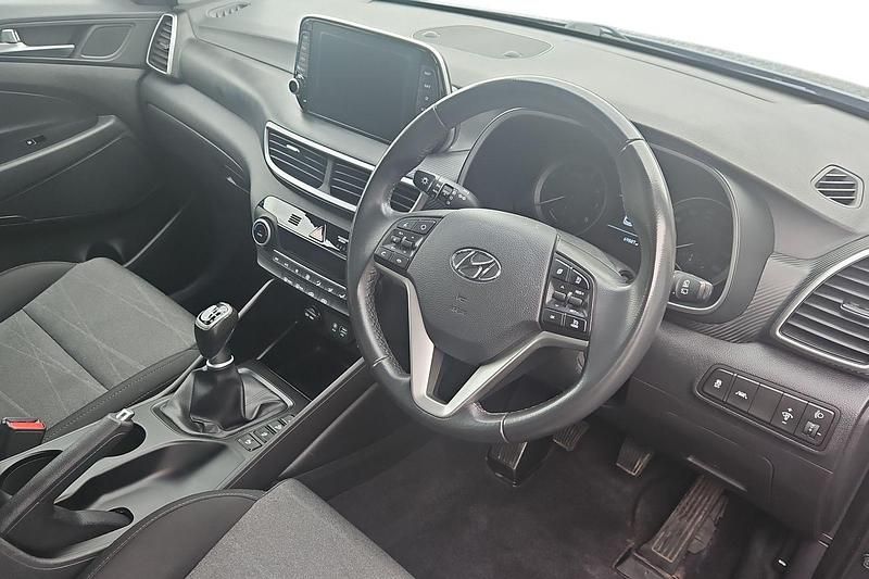Used Hyundai Tucson SE 132 HP (97 kW) 2018 Grey SUV
