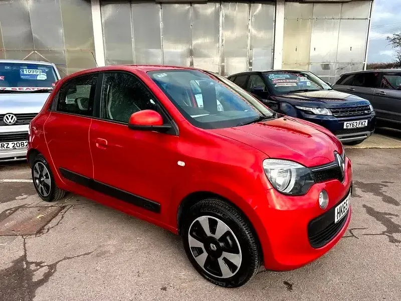 Used Renault Twingo Dynamique 70 HP (51 kW) 2015 Red Hatchback