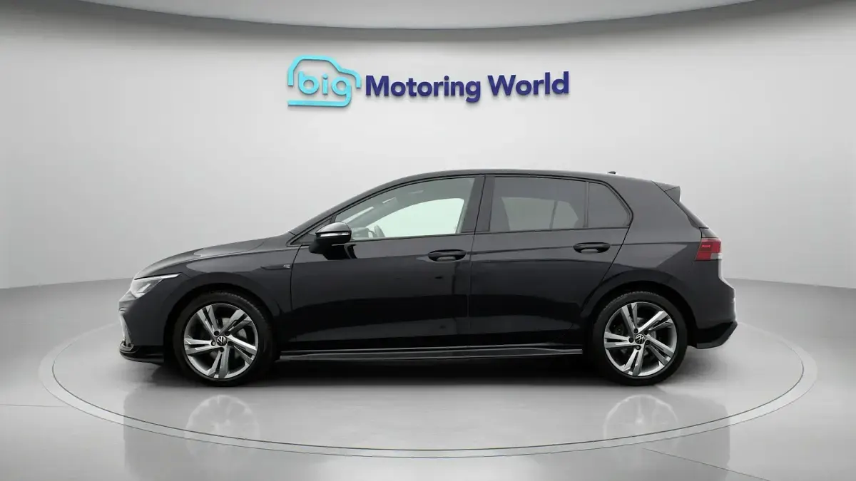 Used VW Golf VIII R-line 150 HP (110 kW) 2023 Black Hatchback