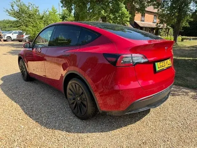 Used Tesla Model Y RWD 219 kW (299 HP) 2023 Red SUV