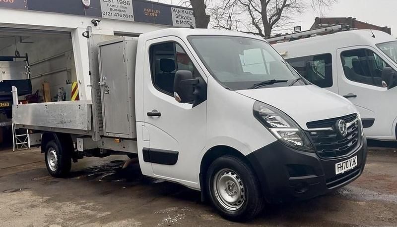 Second-hand Vauxhall Movano 2021 Alb